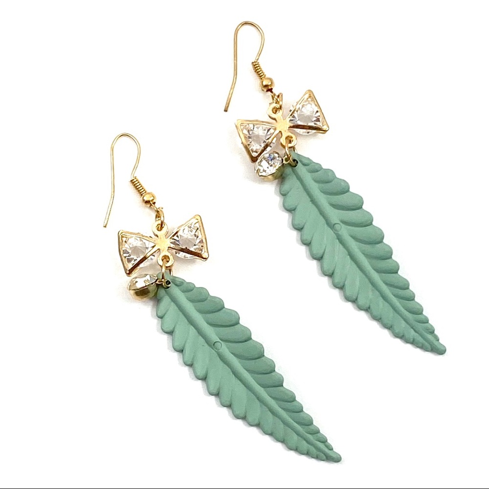 Mint green leaf and bow tie design earrings (E)